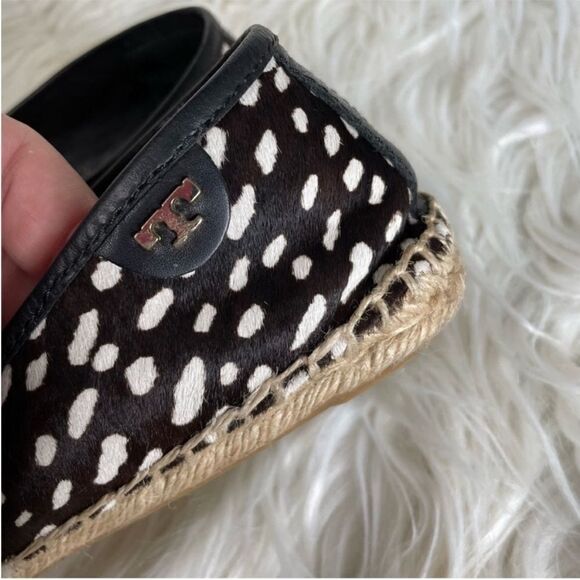 Tory Burch Black and White Mckenzie‎ Dotted Pony Espadrille Slip On Flats 7.5 - Picture 9 of 10